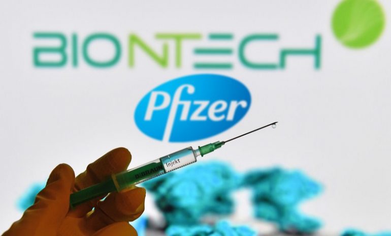 Vaccino Pfizer/BioNTech: nuovo accordo per fornire all'Ue fino a 1,8 miliardi di dosi aggiuntive