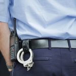 Arrestato medico assenteista: timbrava il badge e poi visitava in nero a domicilio