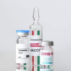 Coronavirus, buone notizie dal vaccino italiano eVax: "Efficace anche contro le varianti"