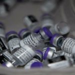 Coronavirus, mix di vaccini AstraZeneca e Pfizer aumenta reazioni avverse lievi