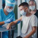 Coronavirus, ok della Sip al vaccino per i minori (over 12)