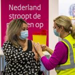 Coronavirus, vaccini AstraZeneca e J&J esclusi dalla vaccinazione dei giovani in Olanda