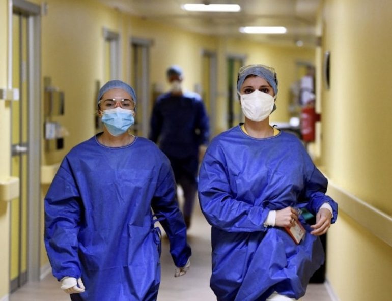 Ora i sindacati possono festeggiare:”Gli infermieri impegnati durante la pandemia riceveranno € 50/ora”