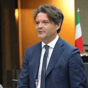 Puglia, "Burocrazia blocca gli 833 milioni di euro da spendere in sanità"