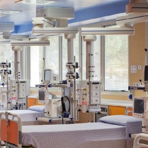Sanificazione degli ambienti in ospedale: ci pensa un robot