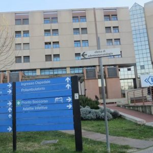 Ospedali Riuniti di Ancona: dimessi ben 24 infermieri negli ultimi giorni