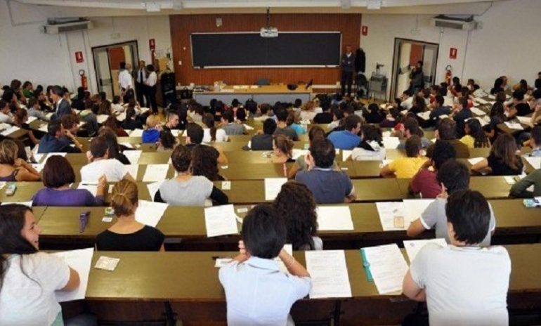 Università, Consiglio di Stato accoglie ricorso collettivo contro numero chiuso a Medicina