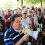 Il primario delle malattie infettive di Novara manifesta in piazza con i NoVax. Ora rischia pesanti sanzioni