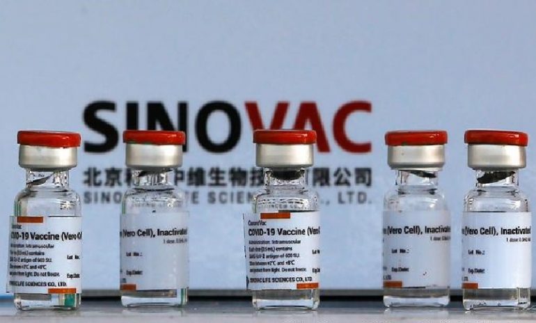 Coronavirus, gli anticorpi attivati dal vaccino cinese Sinovac decadono 6 mesi dopo la seconda dose
