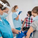 Coronavirus, via libera Ema a vaccino Moderna per adolescenti tra 12 e 17 anni