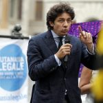 Eutanasia, Associazione Coscioni: "Raccolte 100mila firme per il referendum"