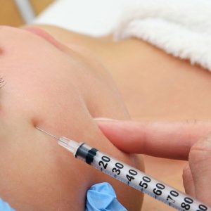 Genova, medico radiato esercitava la professione in un centro estetico: intervengono i Nas