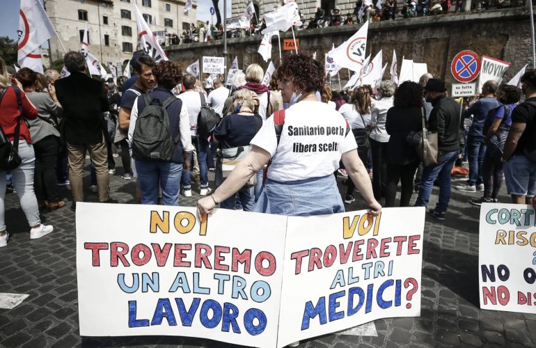 Pordenone: sospesi 177 professionisti della salute NoVax.  46 sono infermieri