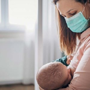 Vaccini anti-Covid, niente tracce nel latte materno: lo studio Usa