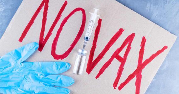 Modena: altri 5 sanitari non vaccinati