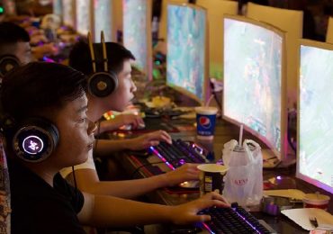 Cina, arriva la stretta sui videogane online per i minori: non più di 3 ore a settimana