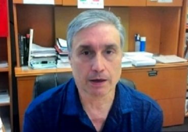 Coronavirus, il virologo Silvestri: "Troppo sensazionalismo sulla presunta inefficacia dei vaccini"