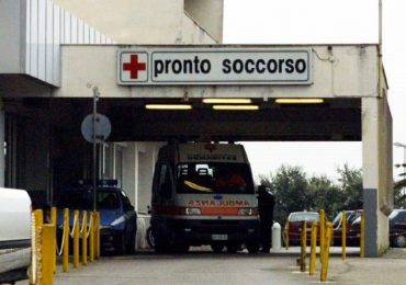 Salerno, rubato lo zaino dei farmaci di un'ambulanza