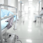 Torino, tentò il suicidio dopo un incidente stradale: indagati 3 medici e 2 infermieri di una clinica privata