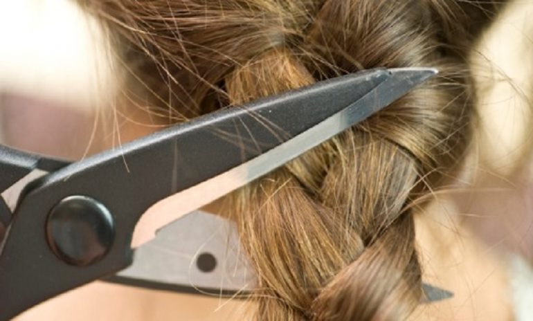 Veneto, l'esempio di tre bambine: donano i capelli per le parrucche destinate a donne malate di tumore