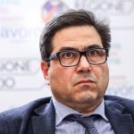 Coronavirus, la proposta che fa discutere: "No vax che si ammalano paghino le spese mediche"