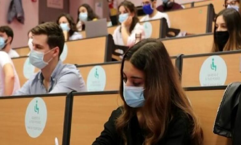 Dal Green Pass alla mascherina: cosa serve per il test d'ingresso a Medicina 2021