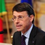 Farmacisti "possiamo vantare ben 31mila vaccinatori e 400mila dosi somministrate"