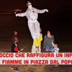 Firenze: fantoccio che raffigura infermiere dato alle fiamme in piazza dal popolo NoVax