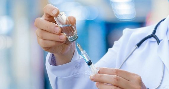 Niente vaccino anti-Covid: 644 medici finora sospesi dagli albi degli Ordini