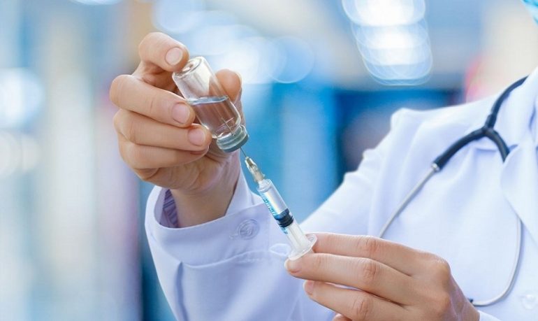 Niente vaccino anti-Covid: 644 medici finora sospesi dagli albi degli Ordini