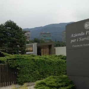 Apss Trento, "130 lavoratori precari e assunti con contratti interinali"