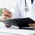 Assenza dal lavoro per malattia, Cassazione: "No a diagnosi del medico scritta nel certificato"