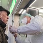 Coronavirus, proposta Ferfarma: "Tampone gratis a chi prenota vaccino"
