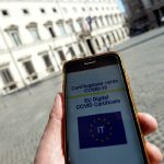 Green Pass, obbligo anche per deputati e senatori: sospensione e taglio della diaria per chi non si adegua