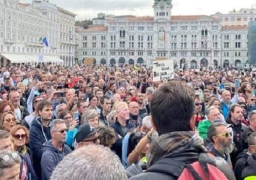 Trieste, focolaio Covid tra i partecipanti alle proteste contro il Green Pass