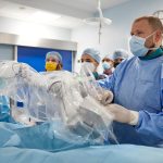 Per la prima volta fuori dagli USA, in un ospedale italiano, la tecnologia robotica è applicata agli interventi di stenosi carotidea