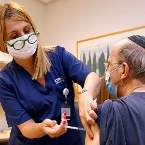 Vaccino Pfizer, studio israeliano dimostra efficacia della terza dose