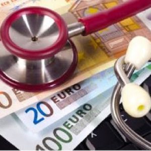 Valle d'Aosta, in arrivo indennità integrativa per il personale sanitario: 800 euro mensili ai medici e 350 agli infermieri