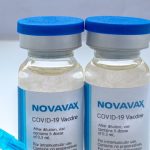 Coronavirus, in arrivo il vaccino che può piacere ai no vax. Garattini: "È diverso dagli altri"