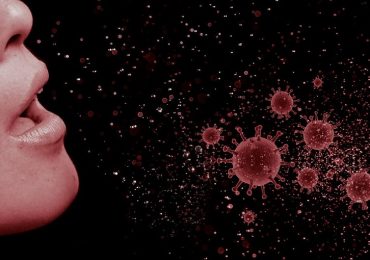 Coronavirus, studio varesino: "Meno anticorpi nella saliva con vaccini a mRNA"