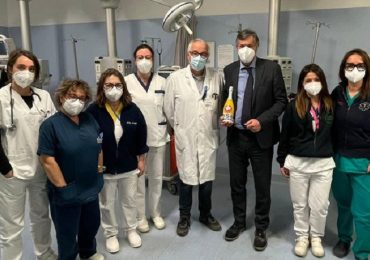 Piemonte, Icardi dona 1.500 bottiglie di vino agli ospedali: "Piccolo gesto di solidarietà e riconoscenza"