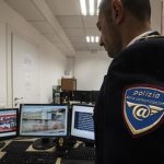 Proponeva visite online alle donne che contattava telefonicamente: indagato finto ginecologo