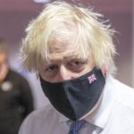 Regno Unito, Johnson: "In terapia intensiva fino al 90% di pazienti senza richiamo vaccinale"