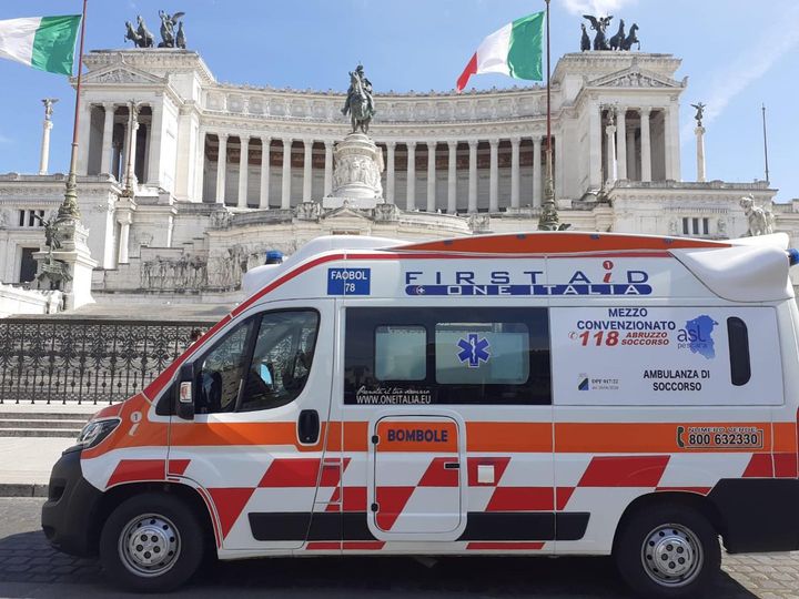 Sequestrata cooperativa di ambulanze First Aid One Italia "Per risparmiare non sanificavano i mezzi dopo il trasporto"
