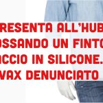 Si presenta all’Hub vaccinale con un finto braccio in silicone. Denunciato NoVax biellese
