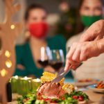 Treviso, Ulss2 sconsiglia cena di Natale in famiglia al personale sanitario: "Occasione di contagio". Interviene l'Aadi: "Non siete protetti?"