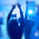 Boom di Covid Party: spopolano gli incontri clandestini per contagiarsi e ottenere il Green Pass