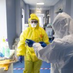 Covid-19: reparti sempre più pieni di negazionisti che si sono curati con il fai da te
