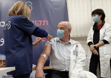 Israele, medici lanciano allarme su quarta dose di vaccino anti-Covid
