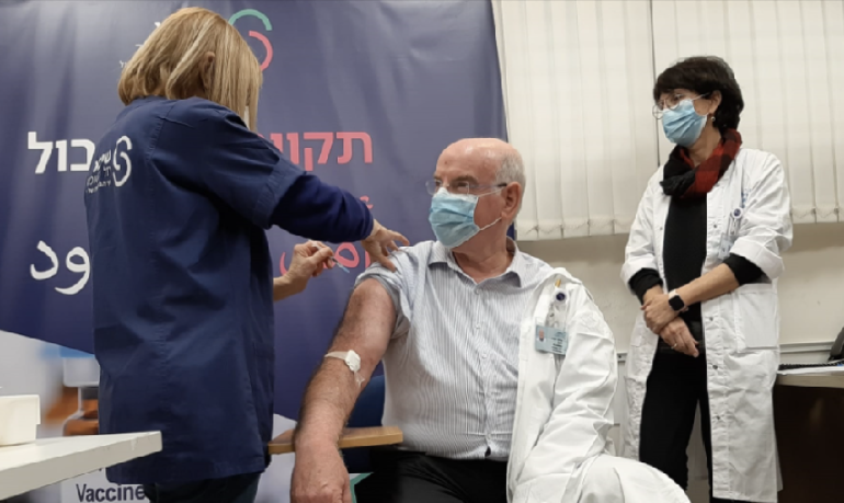 Israele, medici lanciano allarme su quarta dose di vaccino anti-Covid